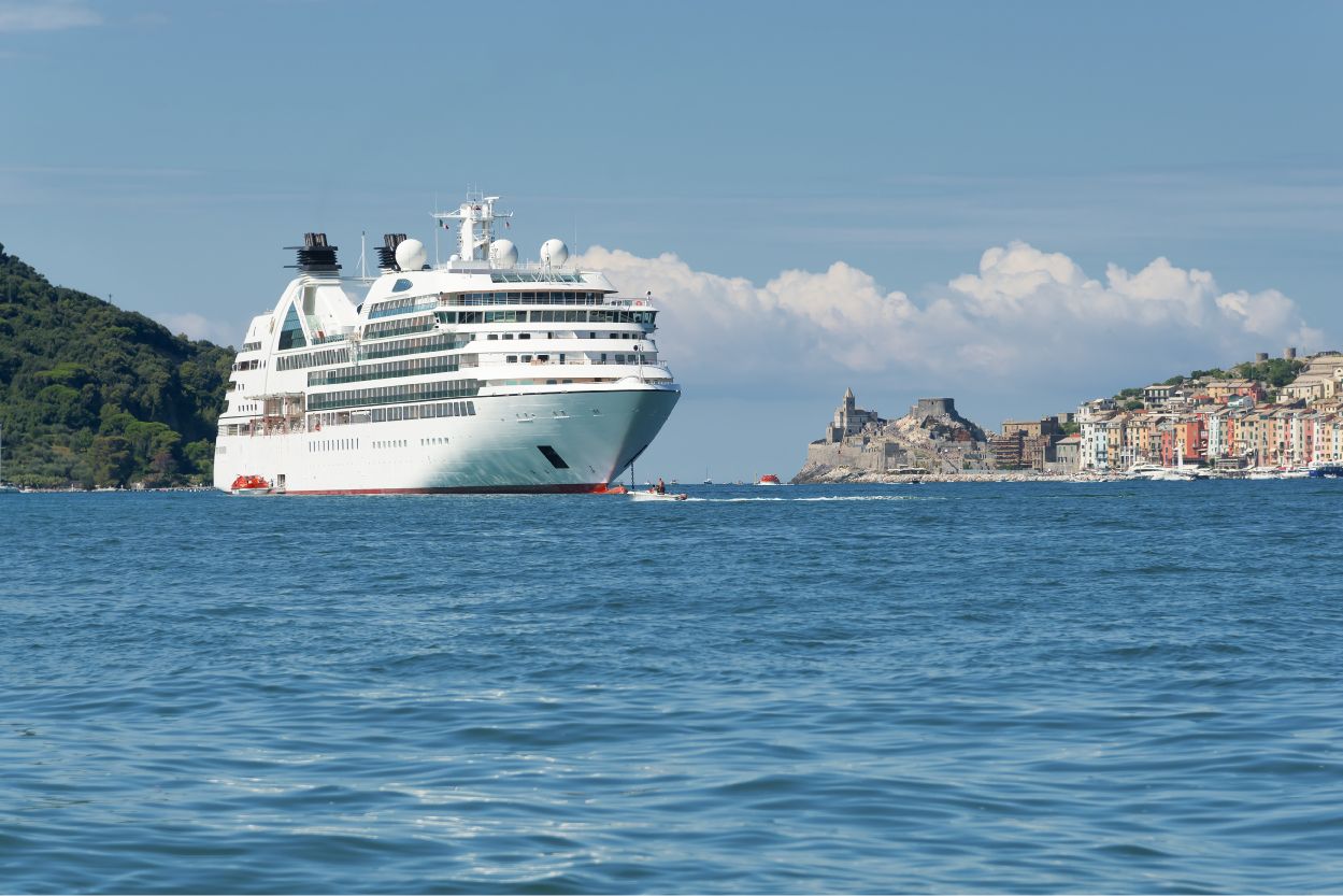 Communication Solutions for Cruise Vessels