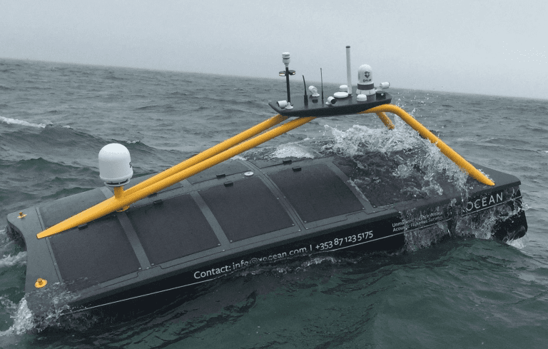 Buque autónomo en el mar